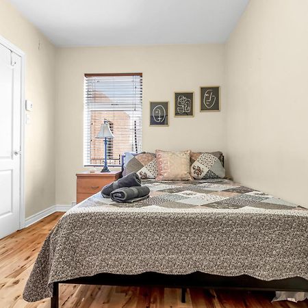 Beautiful 3-Bedrooms In Heart Of Plateau Mont-Royal مونتريال المظهر الخارجي الصورة